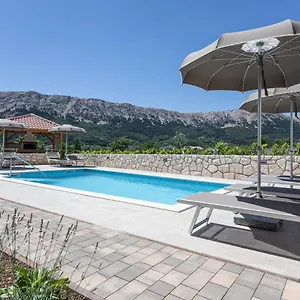 https://apartments-mateo-2.primorje-gorskikotar.com